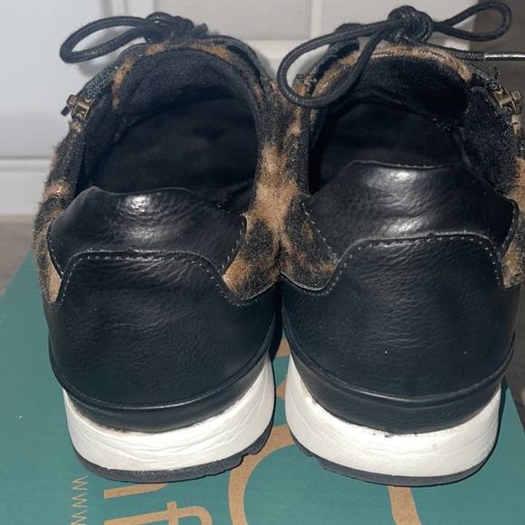 b.o.c. by BORN Khloe Tan/Black/Leopard Sneaker, Women’s Size 8.5 - Picture 4 of 7